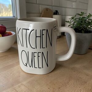 Rae Dunn Cream 'KITCHEN QUEEN' Mug with Black Lettering